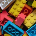 Idiozie di giornata: i mattoncini Lego sono transfobici